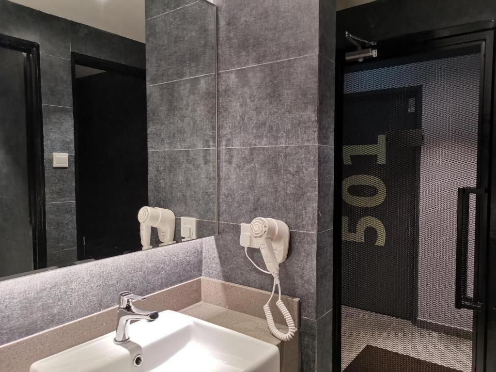 Toojou Kota Kinabalu Hotel Kültér fotó